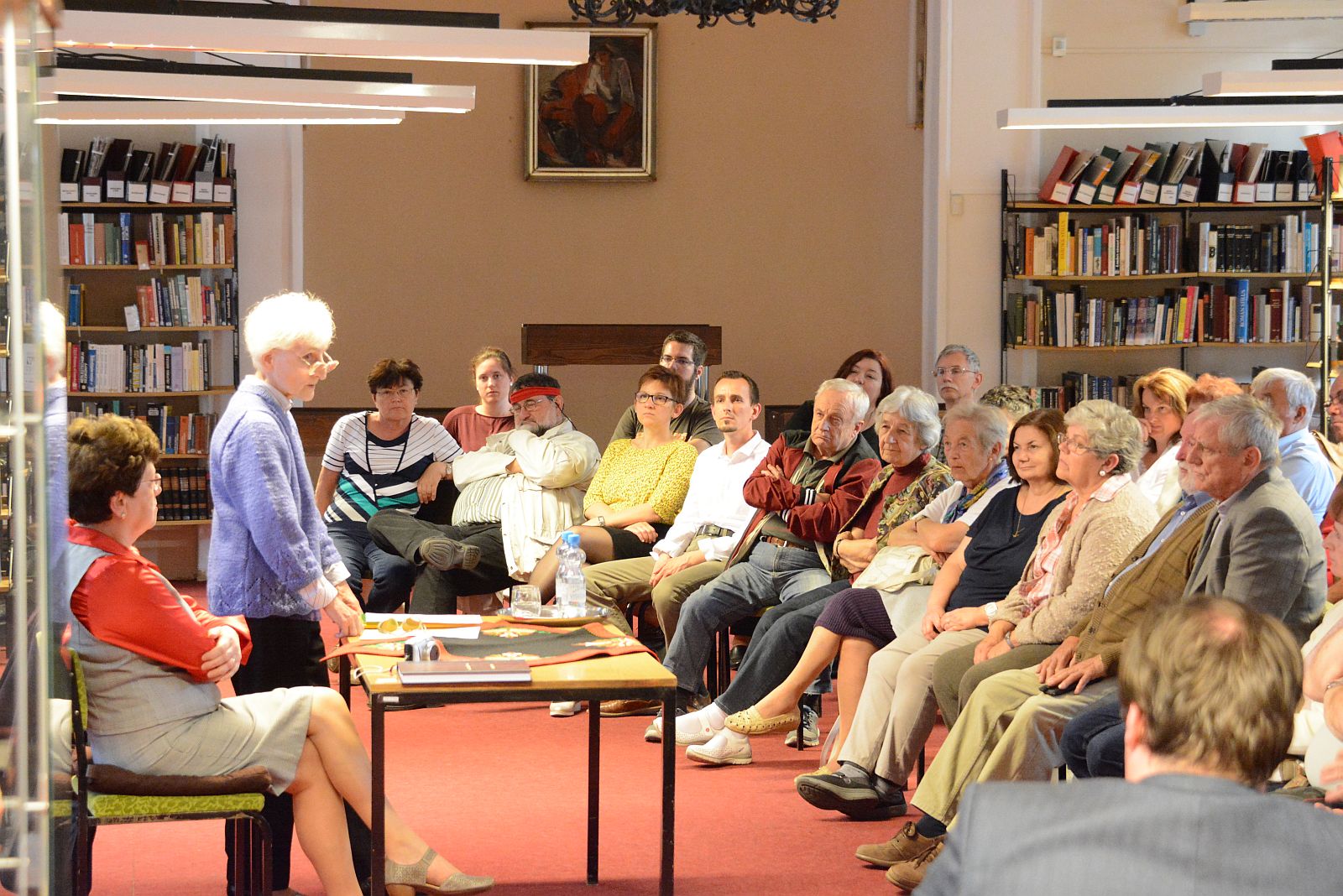 Dr. Szíj Enikő előadása Arany Jánosról és a finnekről a könyvtárban