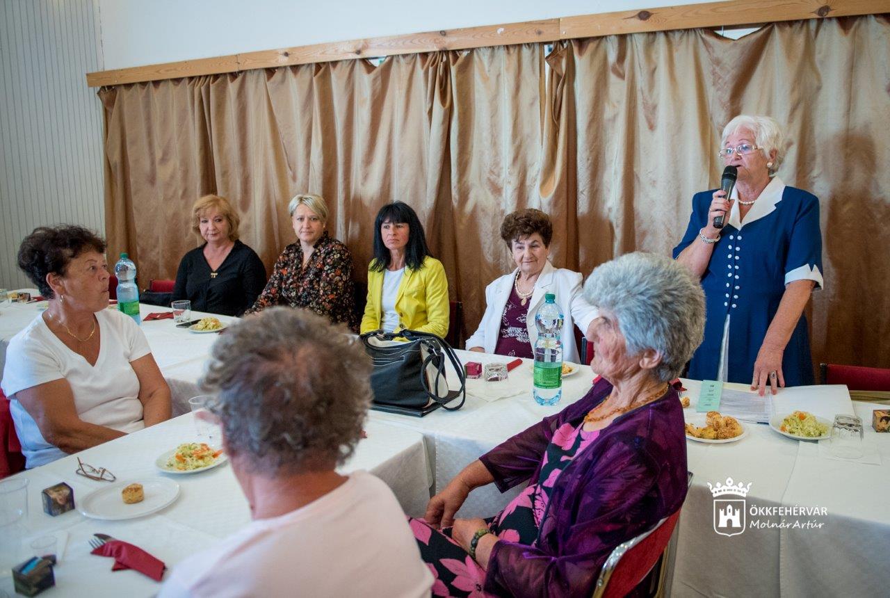 Évadzáró és nyárindító közös ebéd a Nosztalgia Klub Egyesületnél