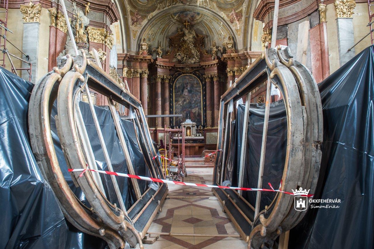 Így kezdődik a Bazilika belső felújítása