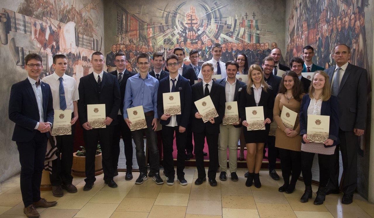 Huszonnyolc fehérvári fiatal vehette át az Alba Regia Ösztöndíjat
