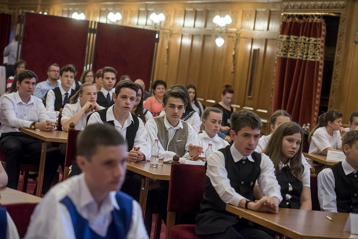 Fehérvári győzelem a középiskolások között a Kárpát-medencei Hungarikum vetélkedőn