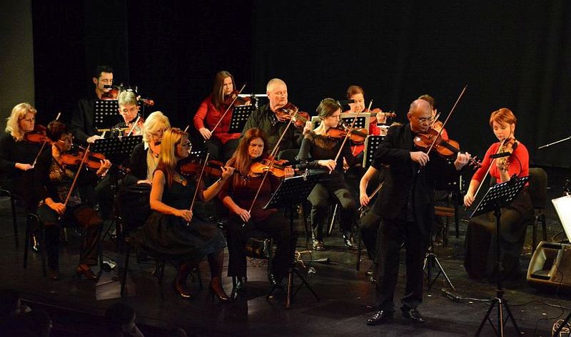 Az Alba Regia Szimfonikus Zenekar lesz a Viktória Központ vendége