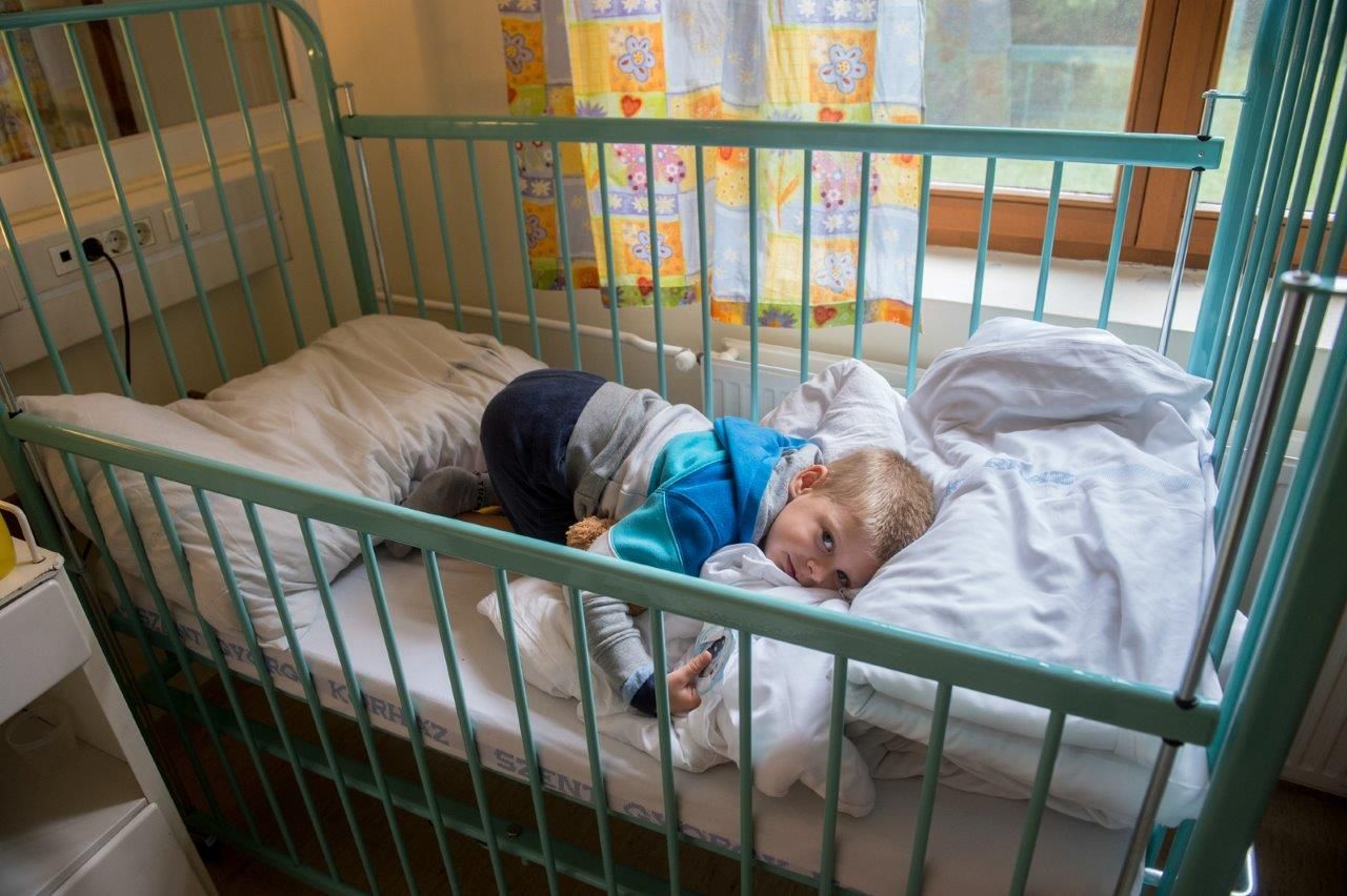 A Jótékonysági Estély bevételeiből vásárolt ágyakat a kórház Csecsemő és Gyermek Osztálya