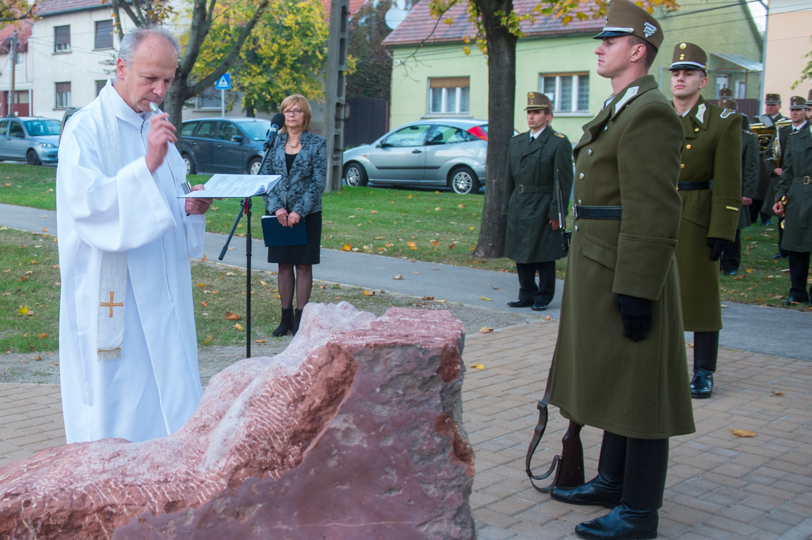 „Emlékezés, üzenet és jelkép” - Felsőváros II. világháborús áldozatainak állítottak emlékművet