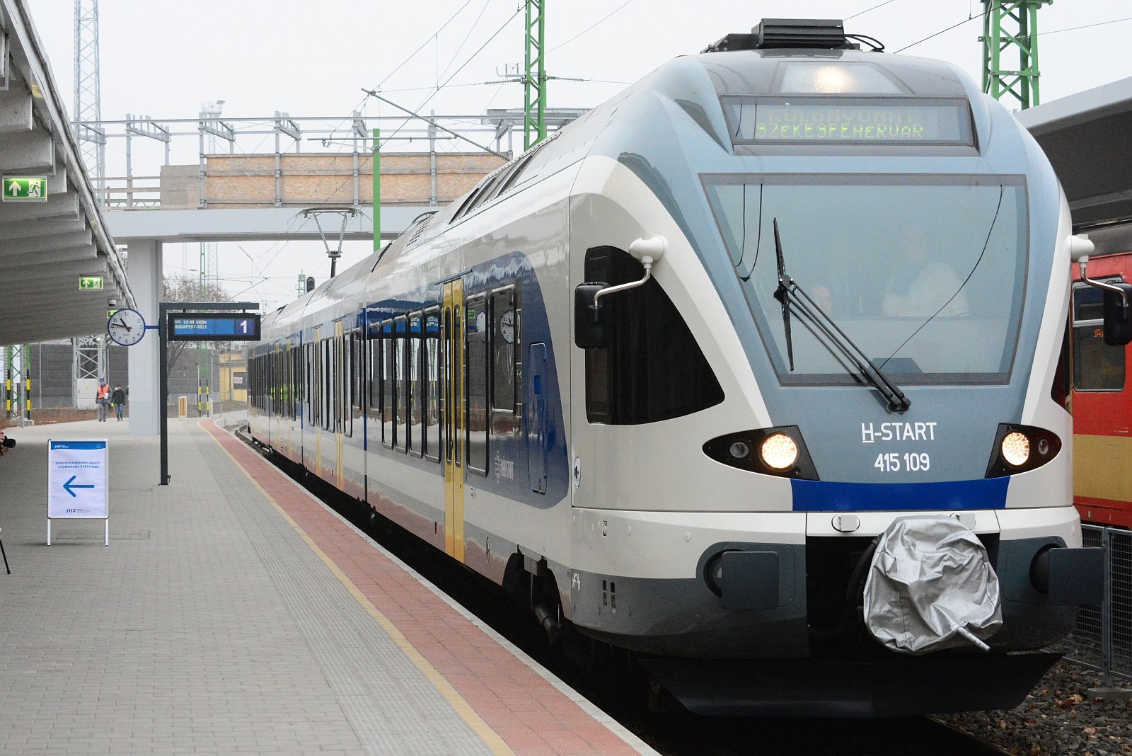 Elektromos vonat Fehérvár és Füred között - kezdődik a villamosítás az északi parton