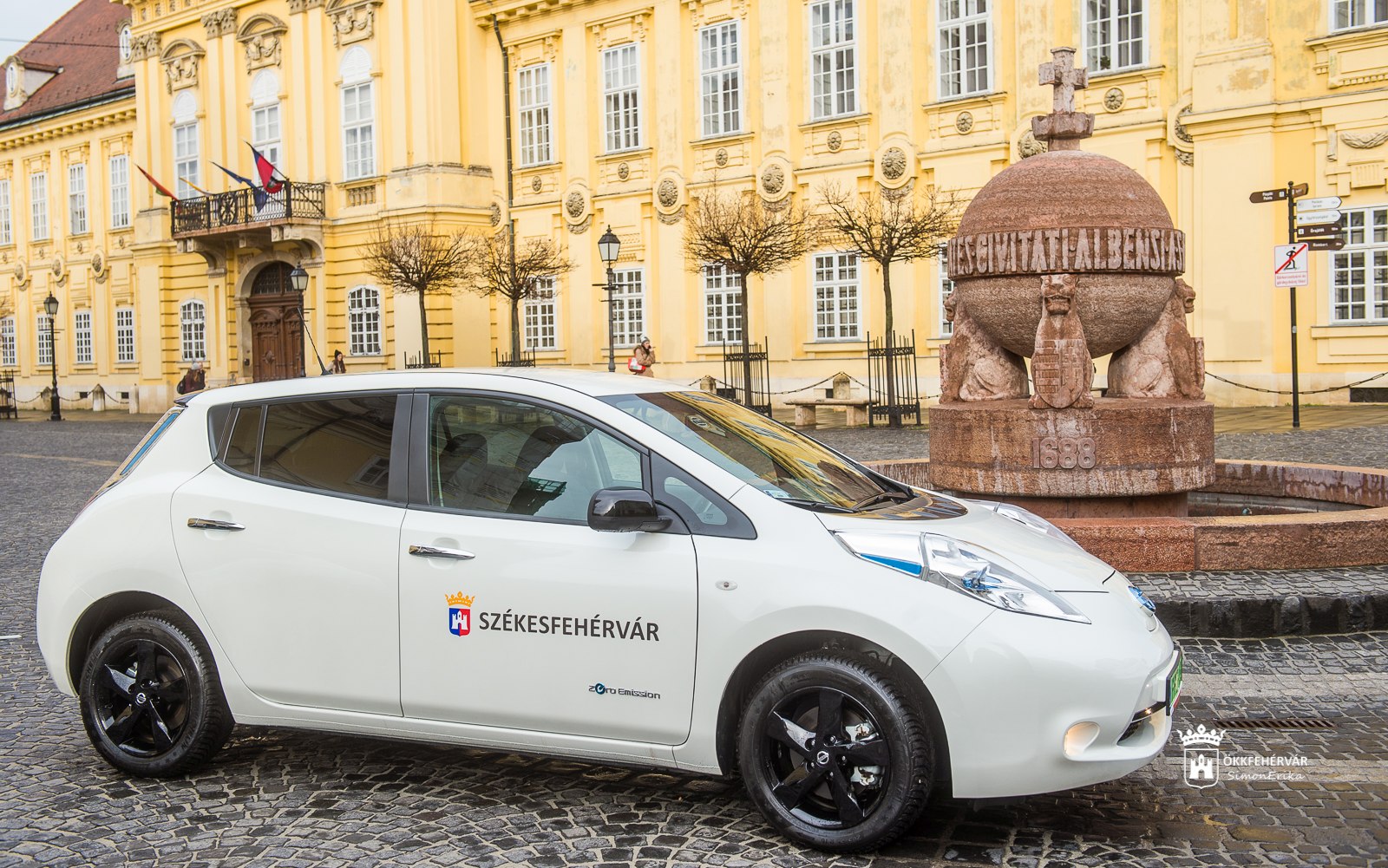 Környezettudatos közlekedés - elektromos autókat szerzett be Fehérvár