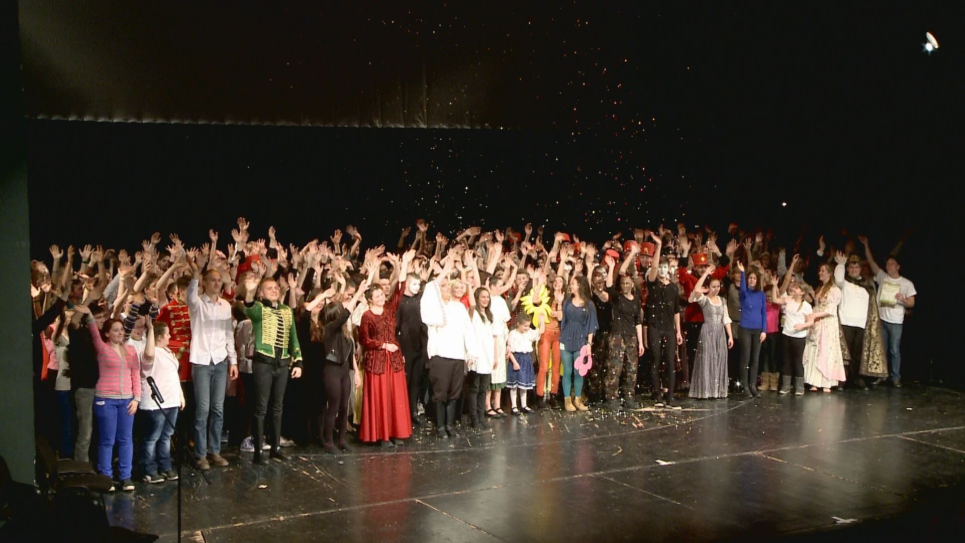 Négyszáz diák mutatja be a Toldit a Vörösmarty Színházban