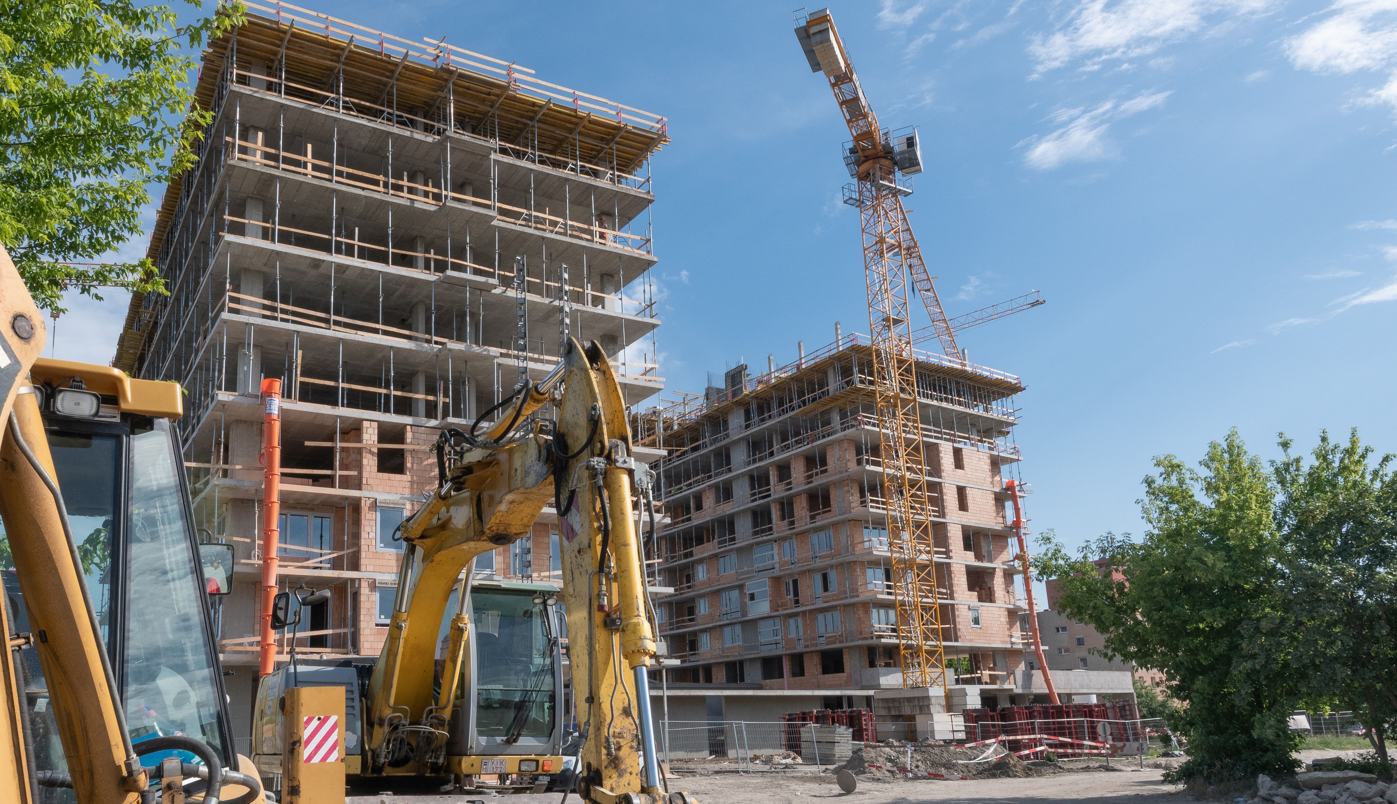 Toronydaruk szerte a városban - Fehérváron is egyre több az építkezés