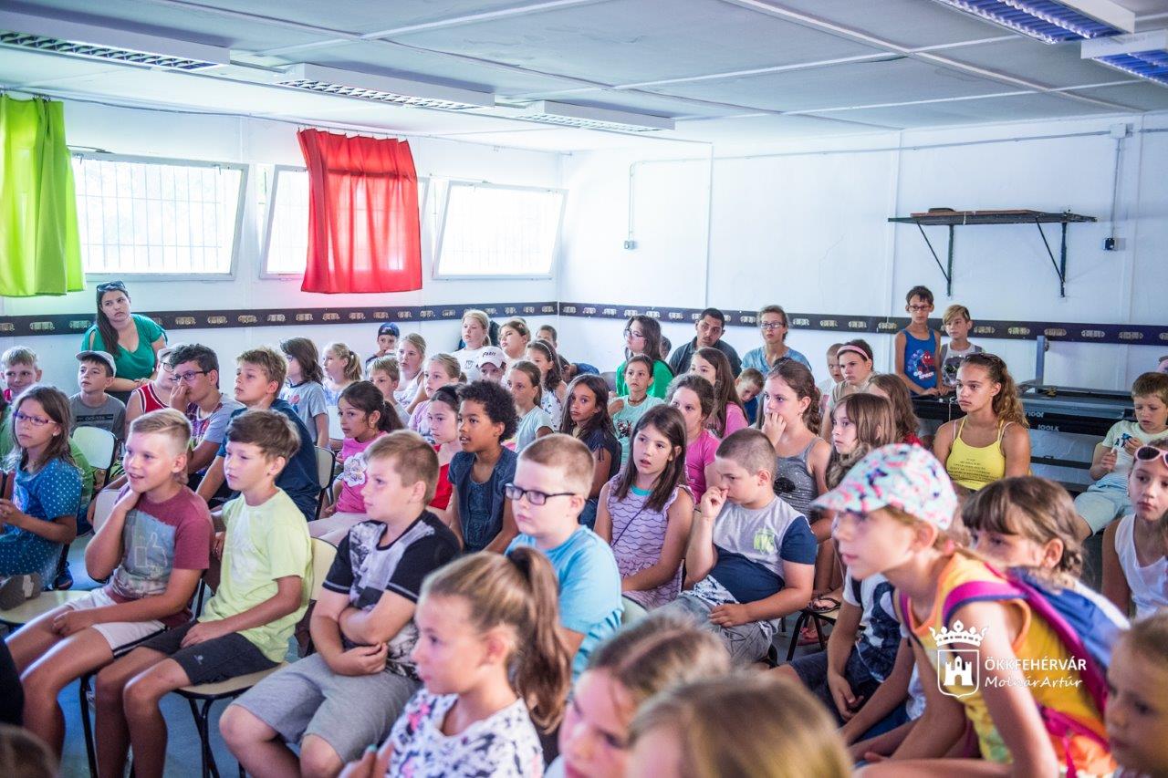 A Székesfehérvári Érzékenyítő Programmal ismerkedtek a Napraforgó Napközis Tábor lakói