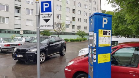 Díjmentes lesz a parkolás Székesfehérváron a szombati munkanapon