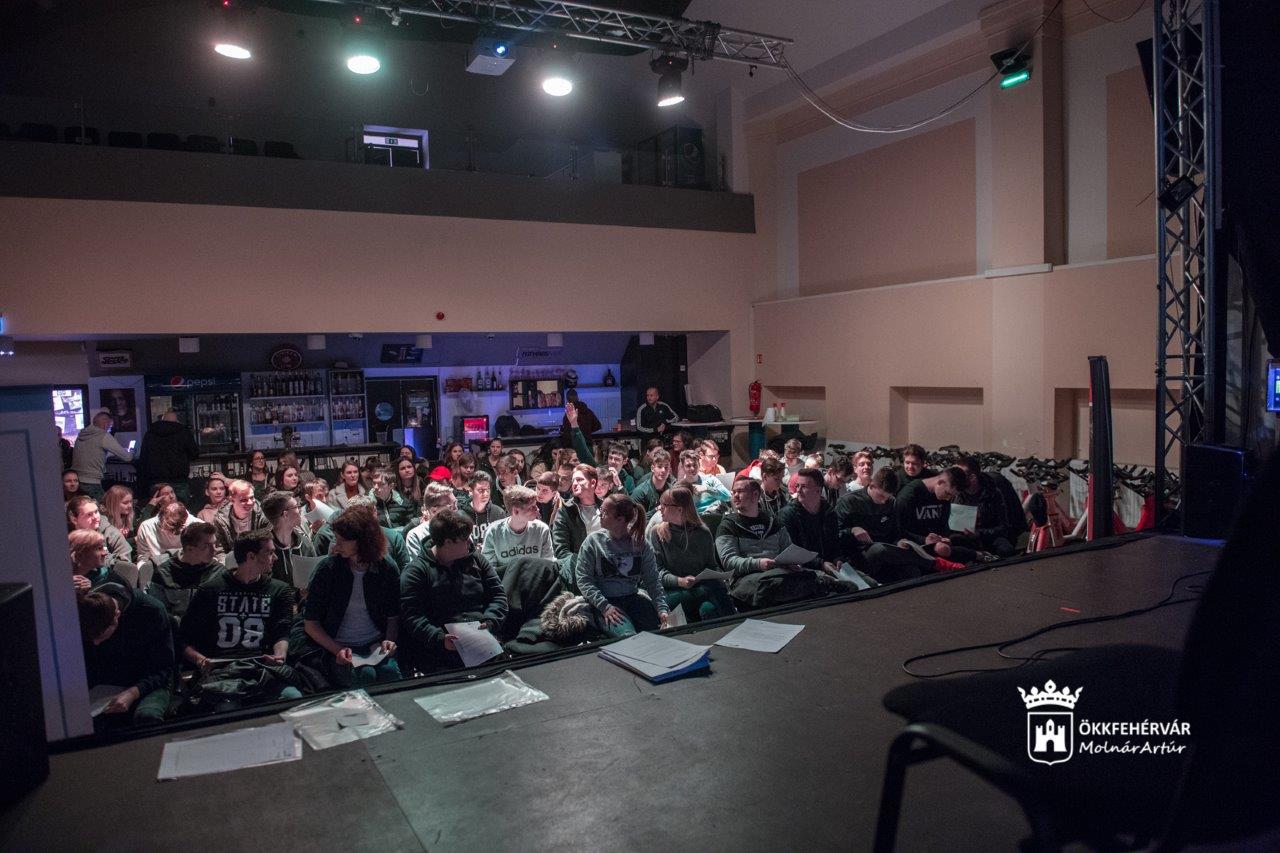 Ötszáz hunyadis diákot szólított meg a drogprevenciós sorozat záró rendezvénye