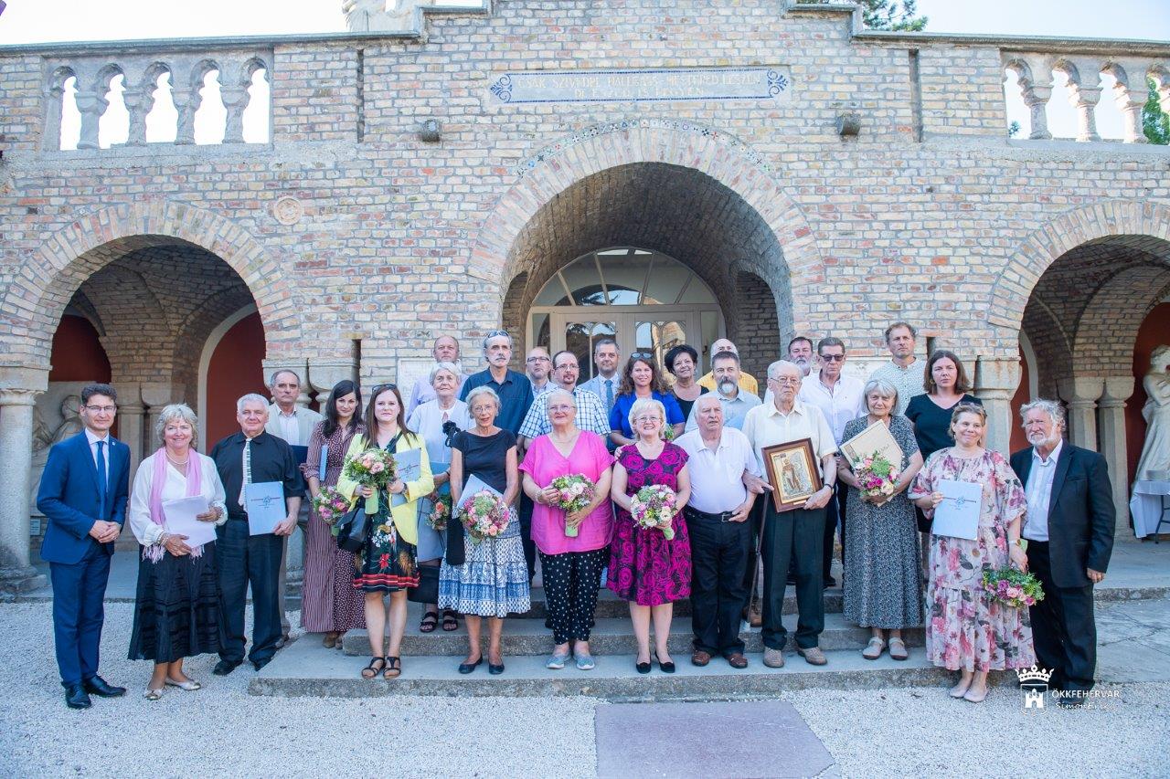 A Bory-várban adták át a Lánczos-Szekfű ösztöndíjakat - Biczó Piroska kapta a Deák Dénes Díjat