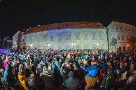 Fehérvári Advent - felgyúltak az ünnepi fények Székesfehérvár belvárosában