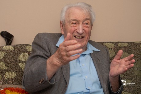 Célokkal teli élet, szerető családi körben – A 90 esztendős Kovács Józsefet köszöntötték