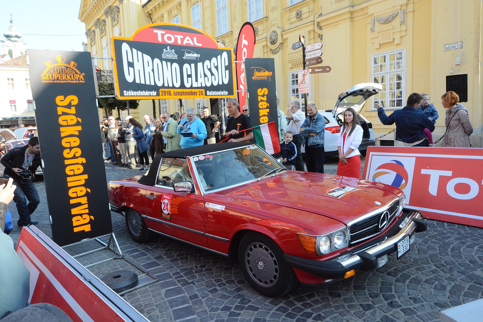 A Városház térről rajtolt a Total Chrono Classic futam