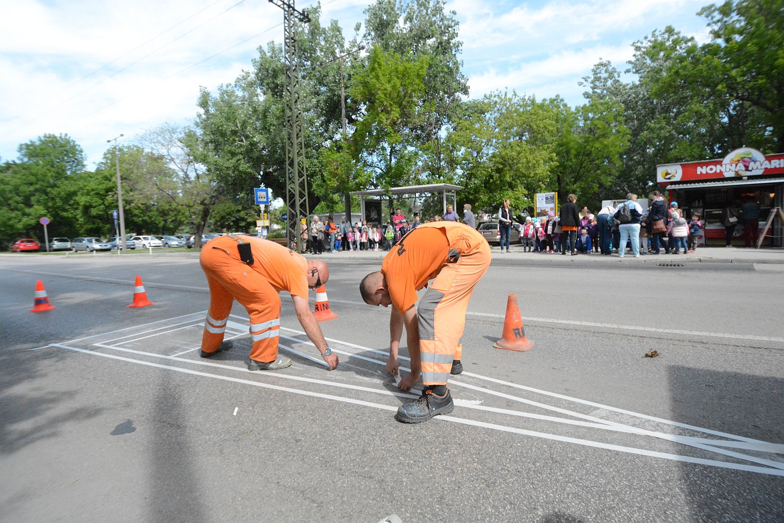 Ajándék útburkolati jel a Közlekedési Kultúra Napján