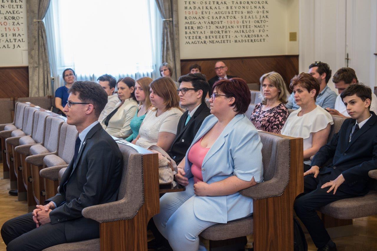 Tanulmányi versenyeken sikeres diákok fogadása a Városházán