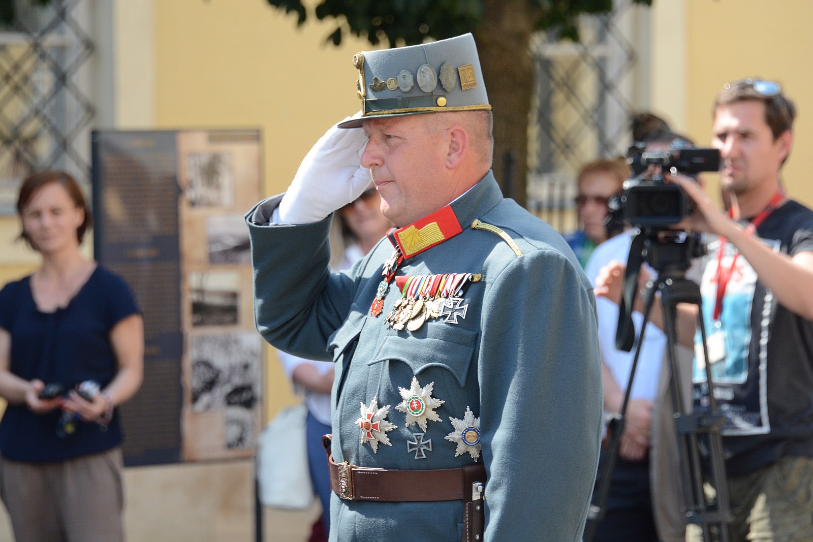 Kültéri tablókiállítás nyílt a Városház téren az I. világháborús hősök emlékére