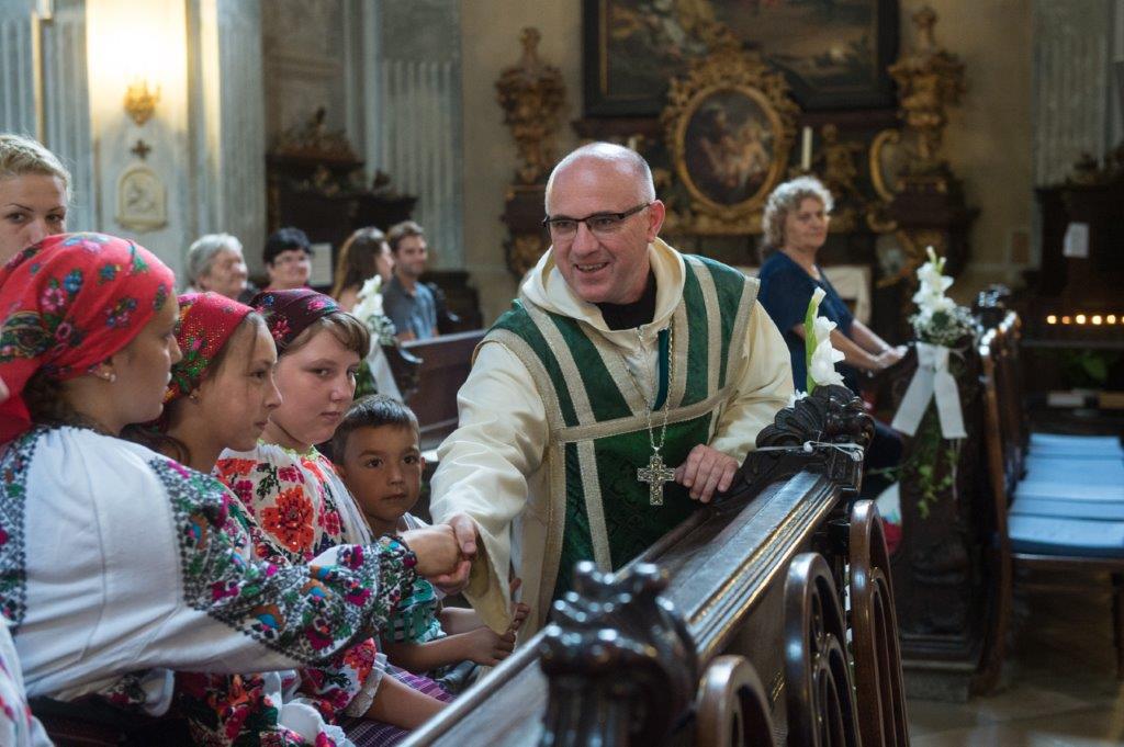 Csángó mise a ciszter templomban és csángó hagyományőrző est a Városházán