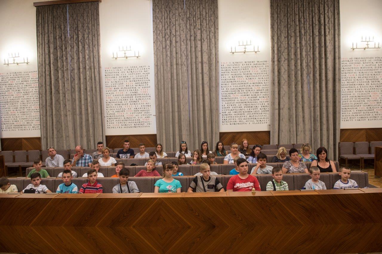 Kárpátaljáról érkezett iskolások látogatása a Városházán