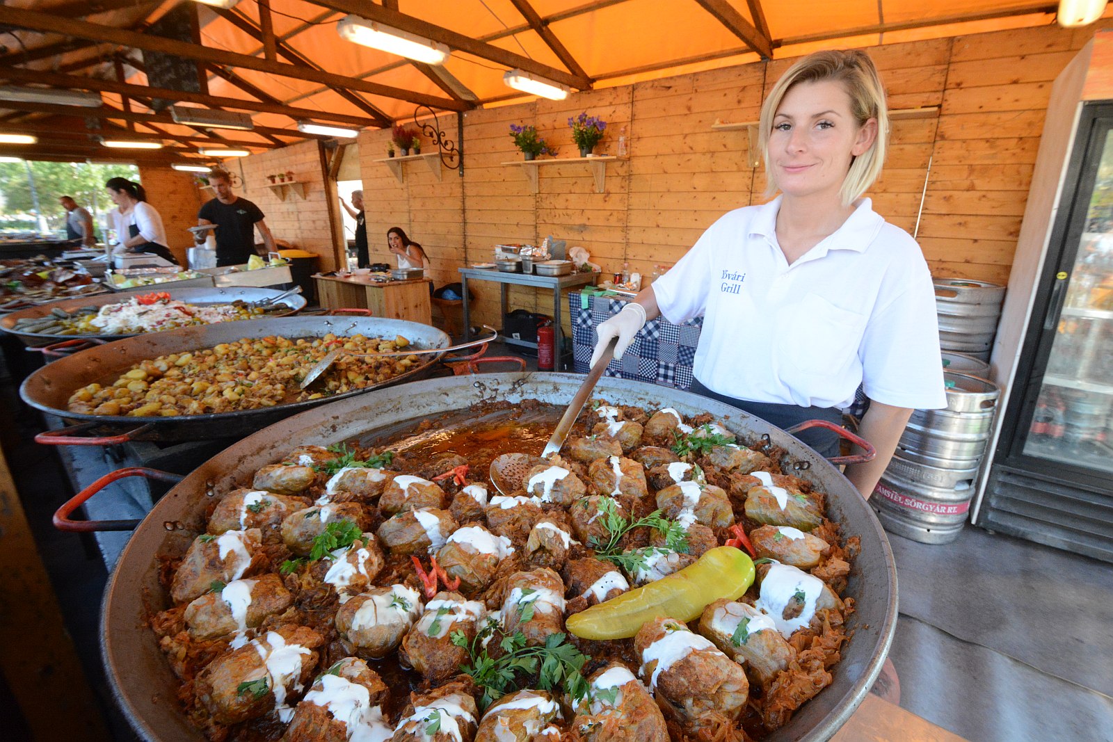Mangalicafesztivál kezdődött a Palotai kapu téren