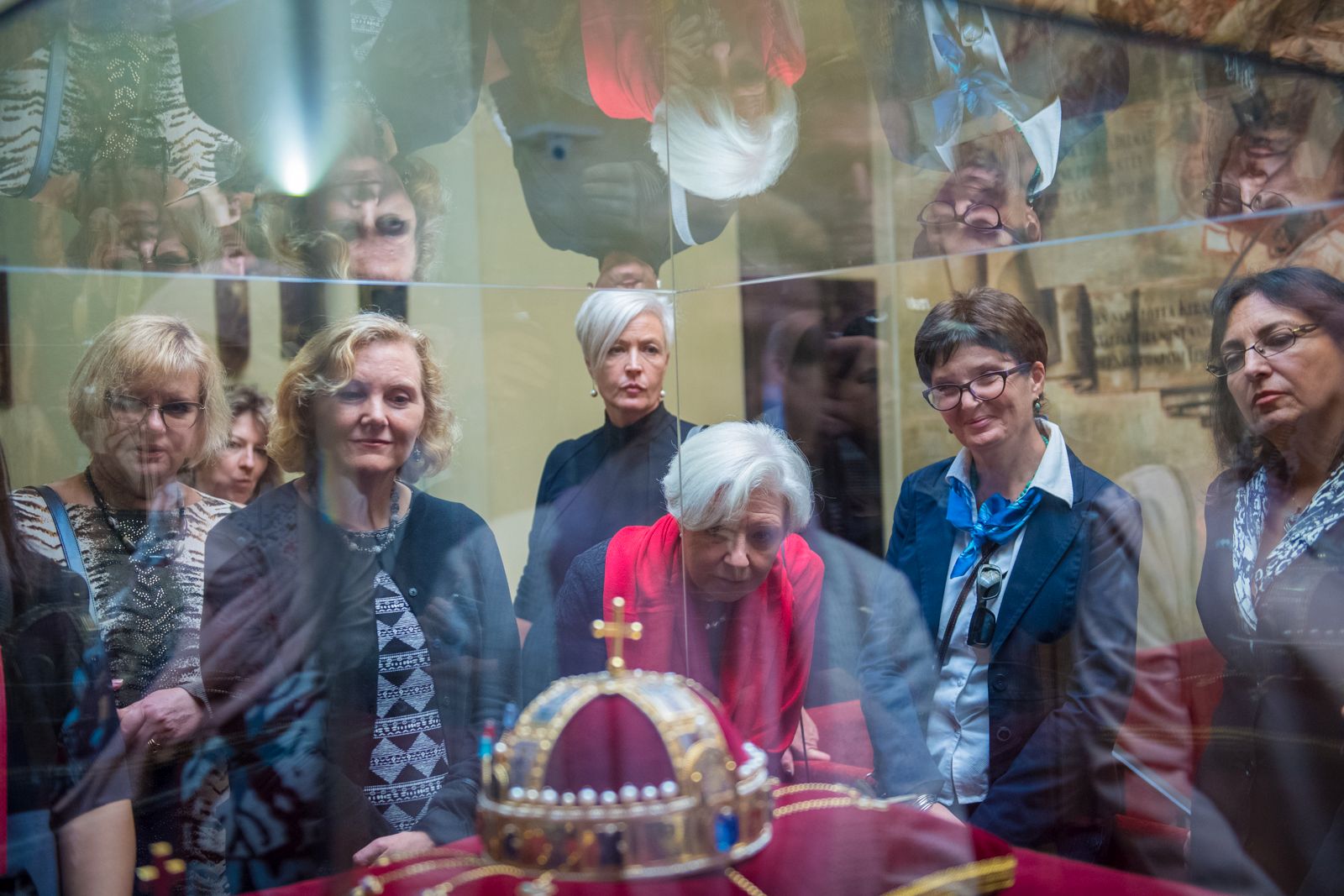 Nagykövetek házastársai ismerkedtek Székesfehérvárral