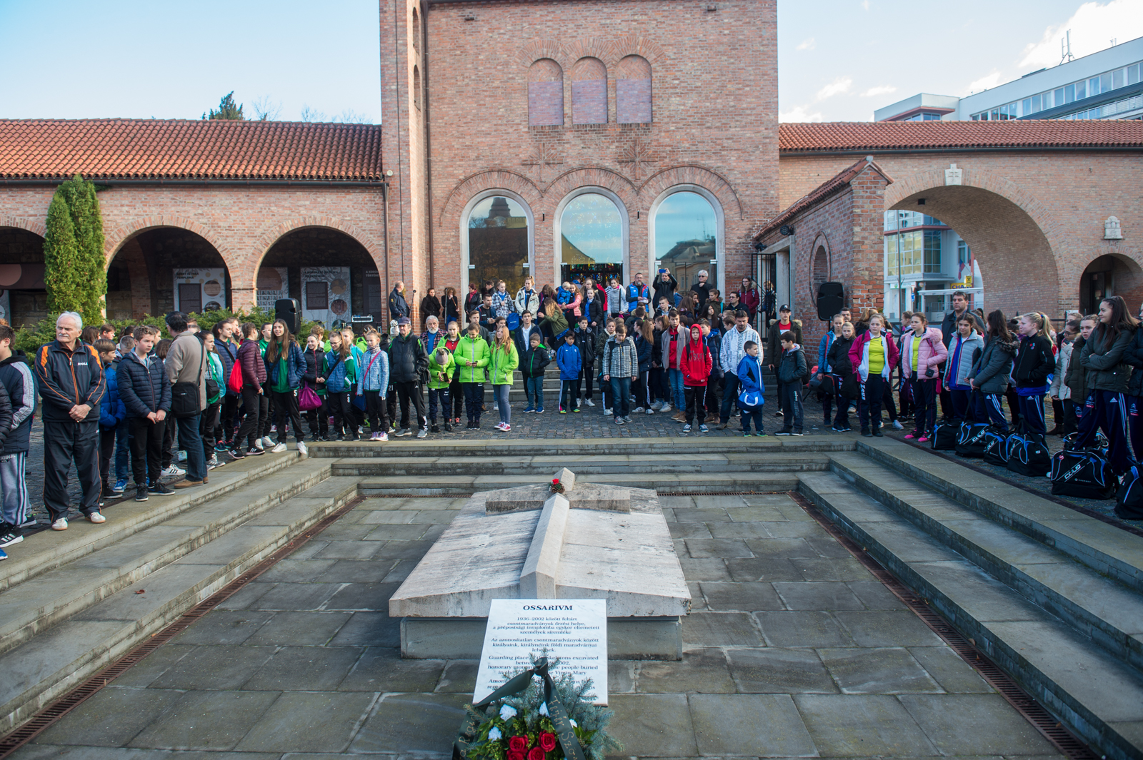 A Nemzeti Emlékhelyen tisztelegtek az Összmagyar Diákbajnokság résztvevői