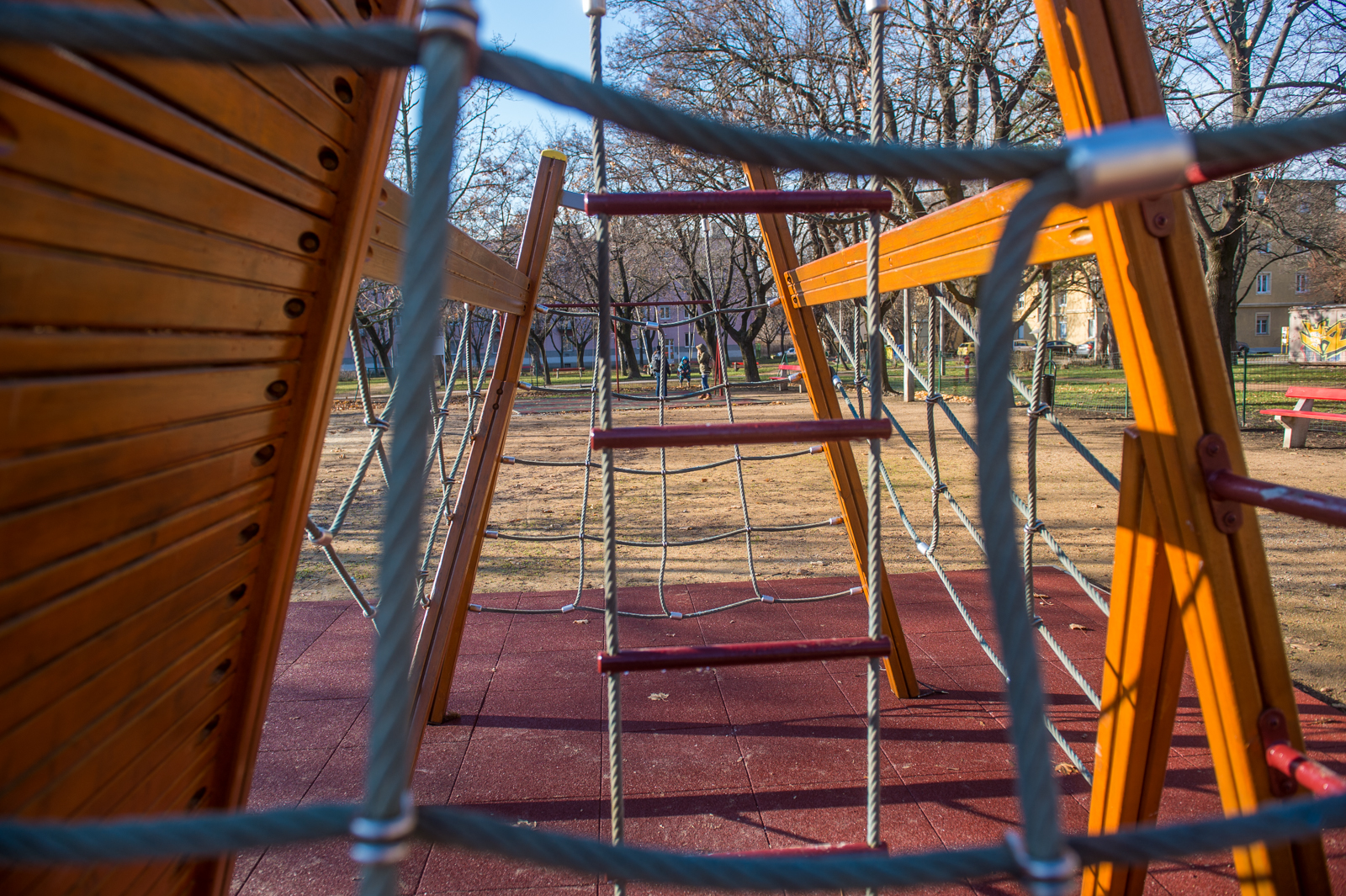 Ilyen lett a felújított Béke téri játszótér