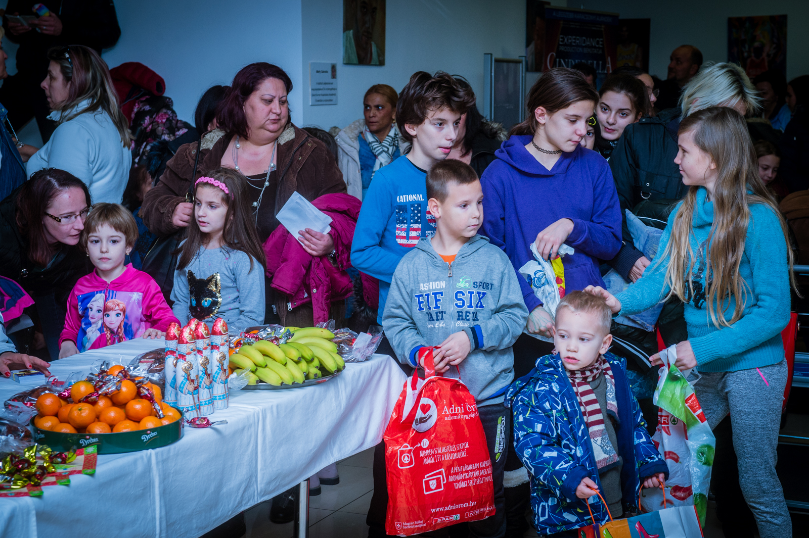 Az Alba Fehérvár és a SZETA adventi adományosztása