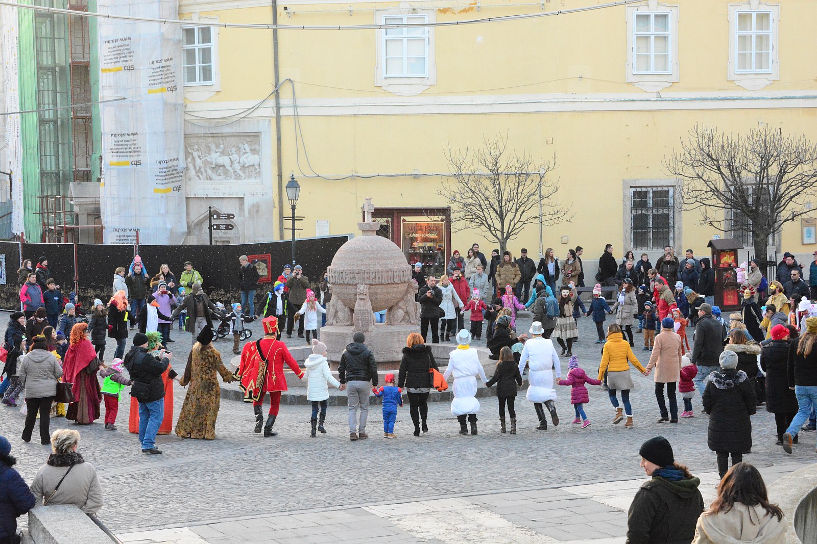 Farsangi felvonulással űztük el a telet Székesfehérvárról