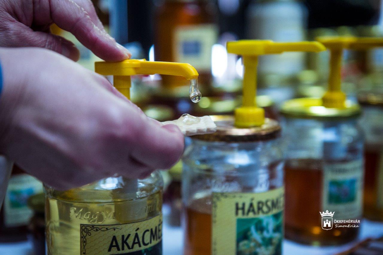 Jubileumi méhésztalálkozó és vásár a Videoton Oktatási Központban