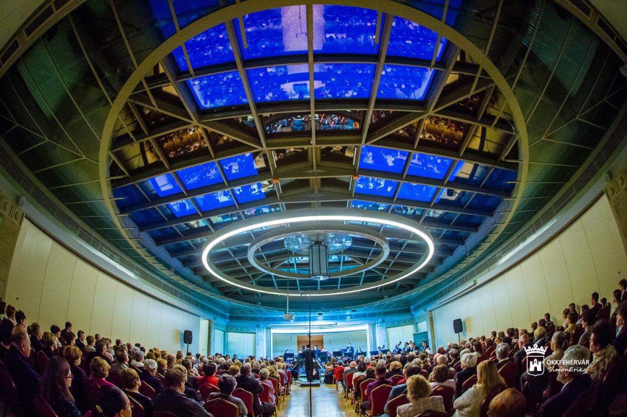 Mesés kezdés a Hotel Magyar Királyban