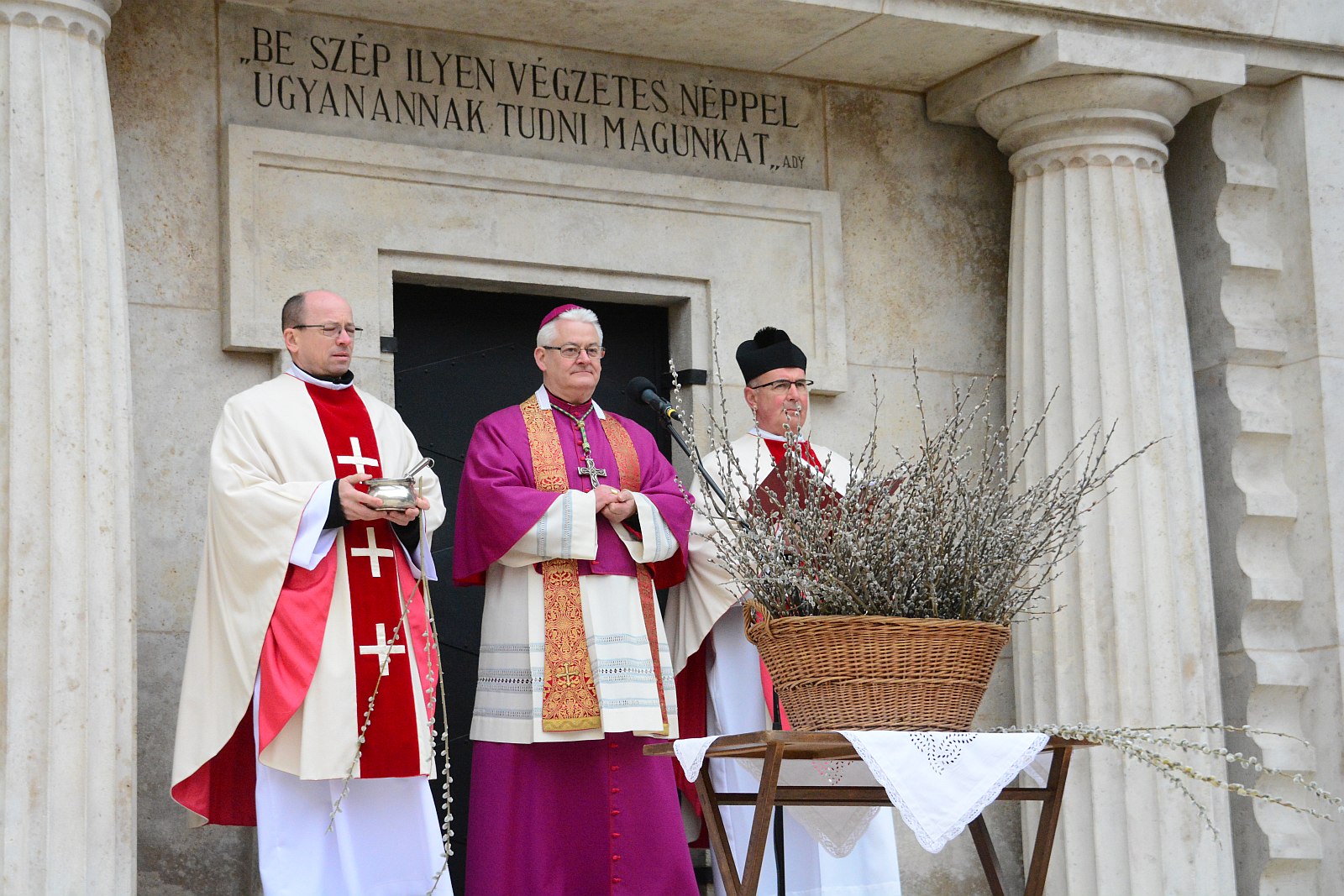 Virágvasárnapi barkaszentelés Székesfehérváron