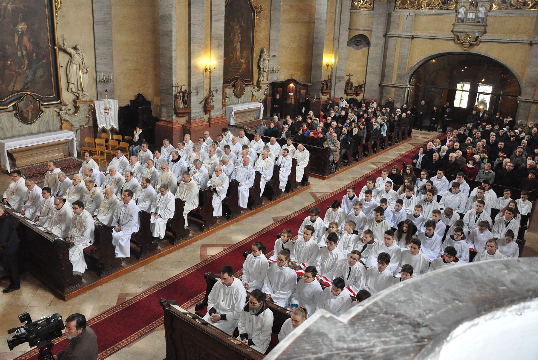 Olajszentelési szentmise a Székesegyházban Nagycsütörtökön