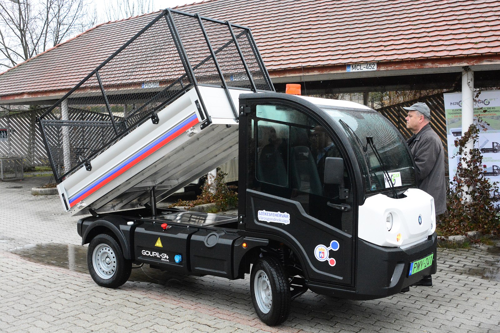 Új elektromos kisteherautót állított munkába a Városgondnokság