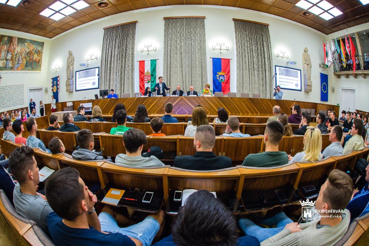 Duális Információs Nap a Városházán
