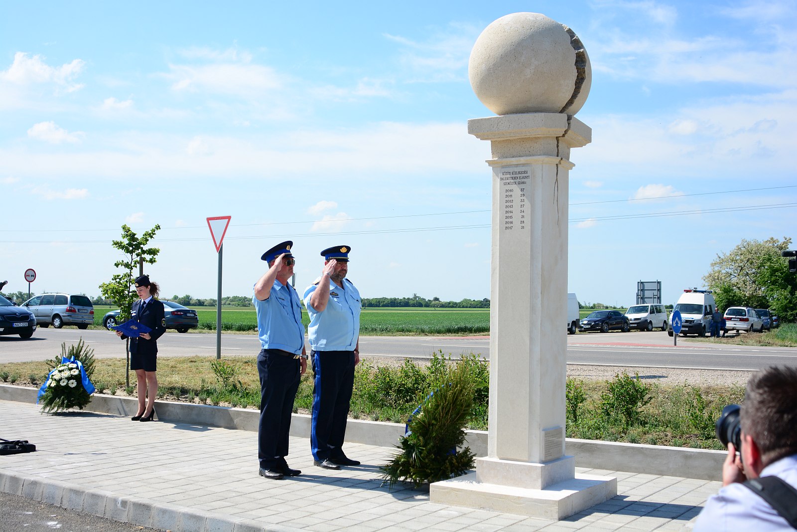 Felavatták a 62-es főút mellett a Fejér Megyei Közúti Baleseti Emlékhelyet