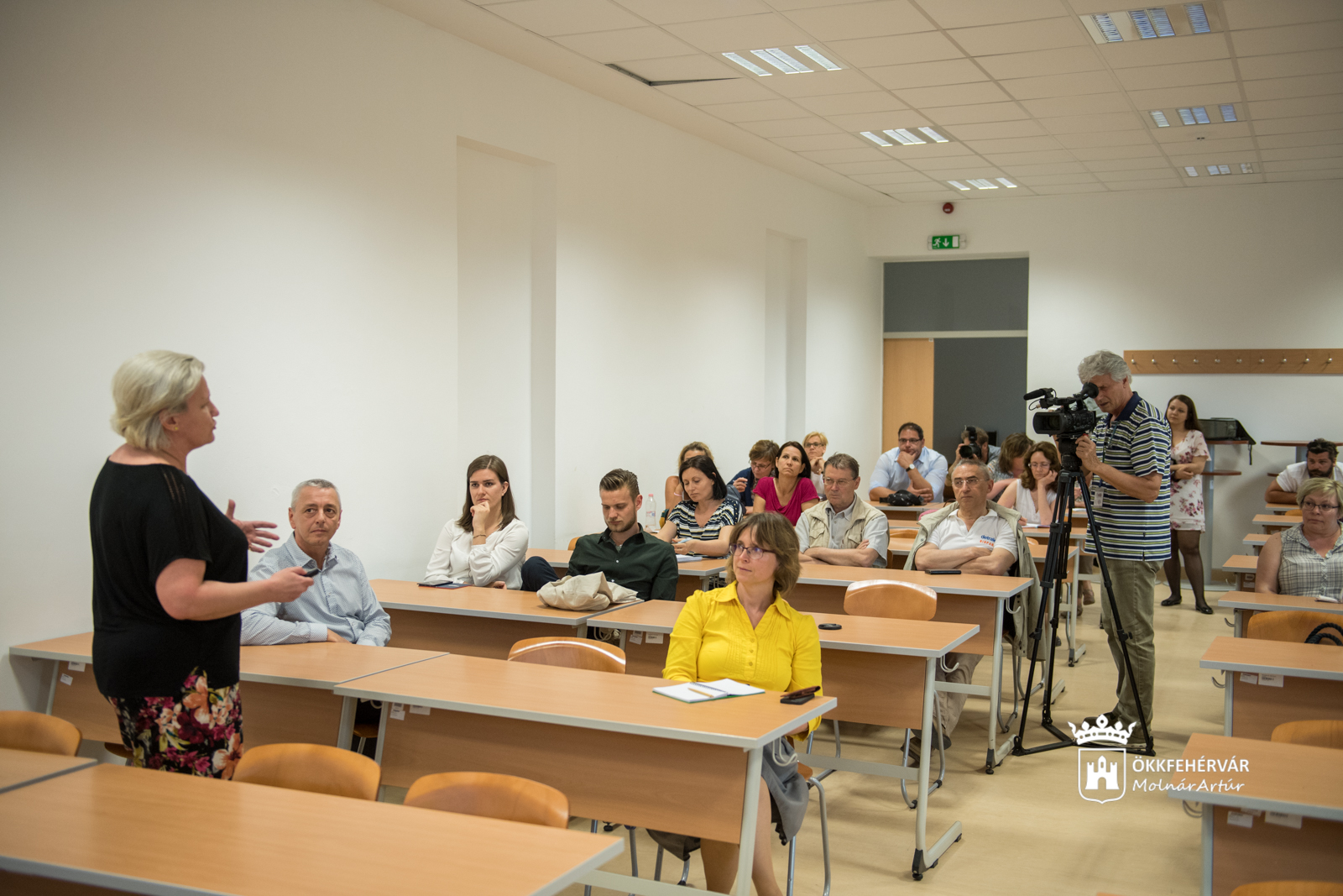 Dr. Aczél Petra előadásával indult az Alba Mater előadássorozat