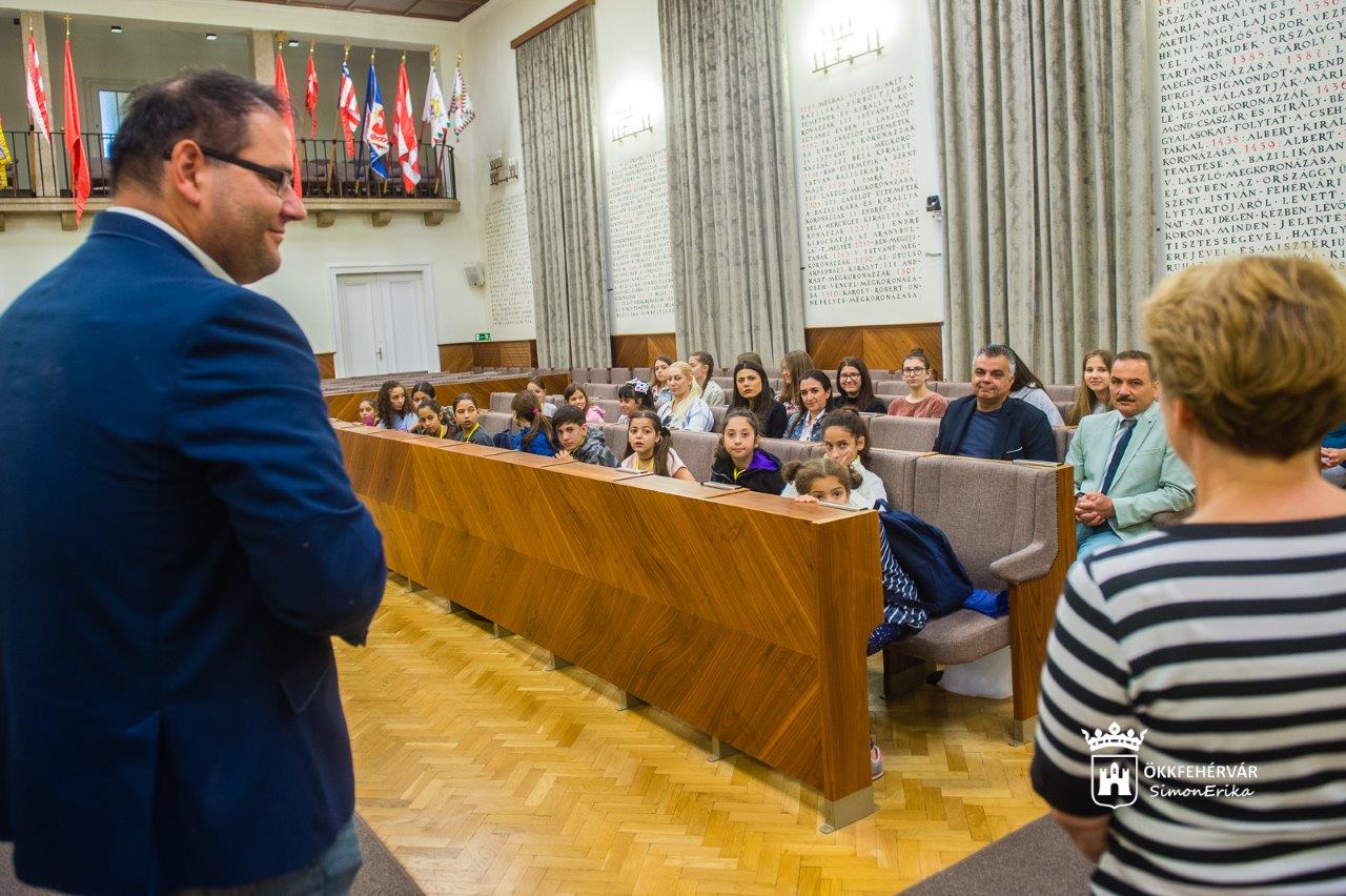 Ciprusi diákok és tanáraik fogadása a Városházán