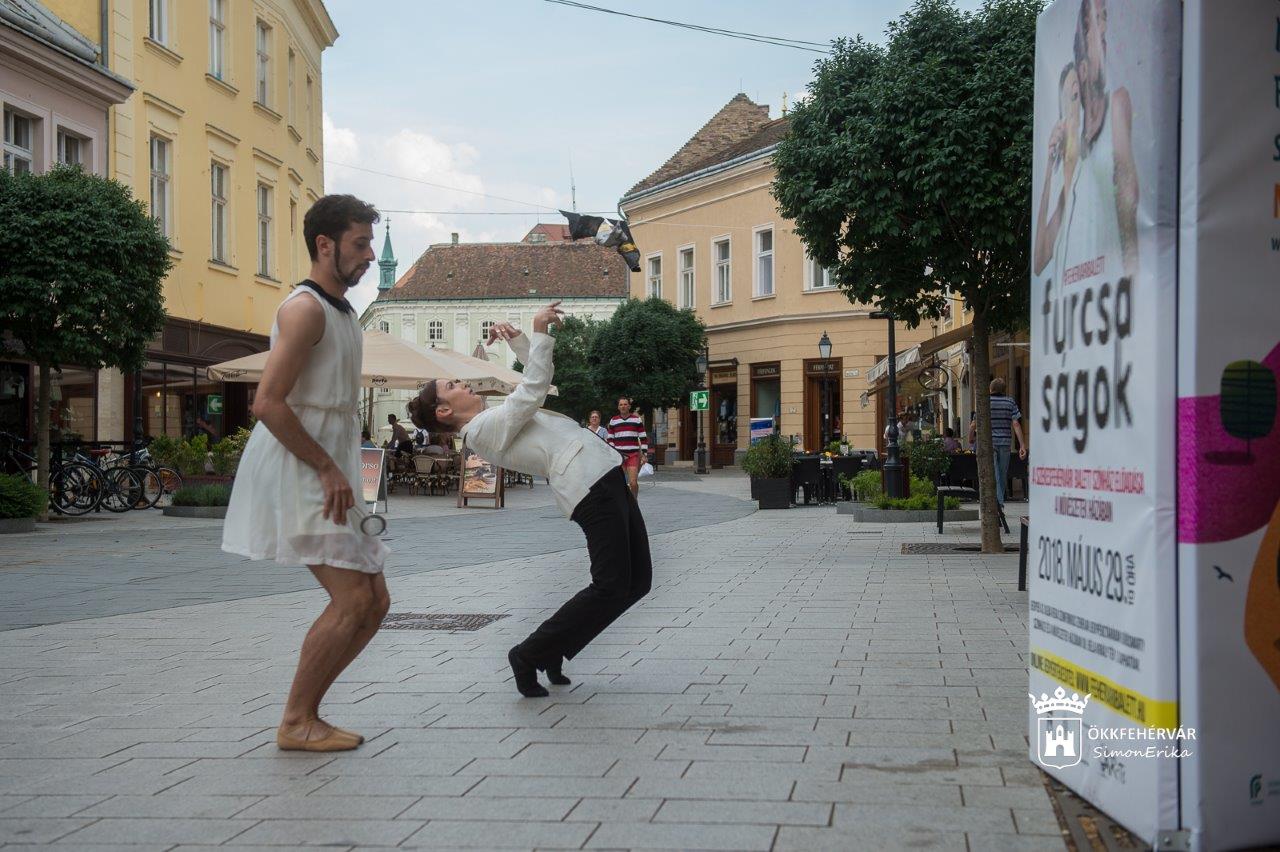 Fő utcai flashmob a Székesfehérvári Balettszínháztól