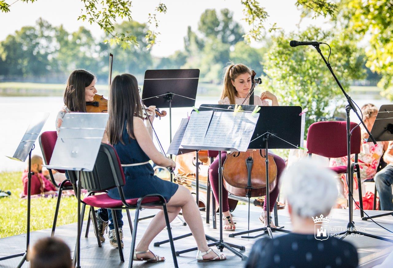 Szimfonikus piknik a Csónakázó-tó partján