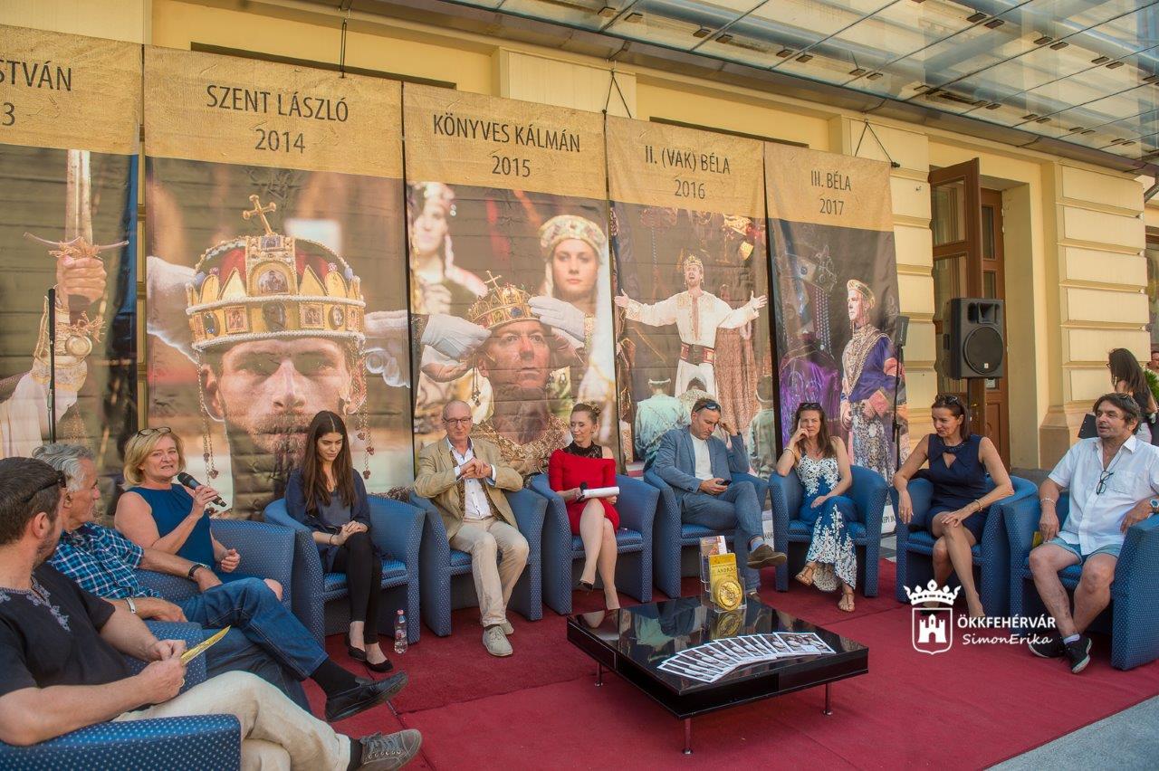 II. András koronázása elevenedik meg a Nemzeti Emlékhelyen