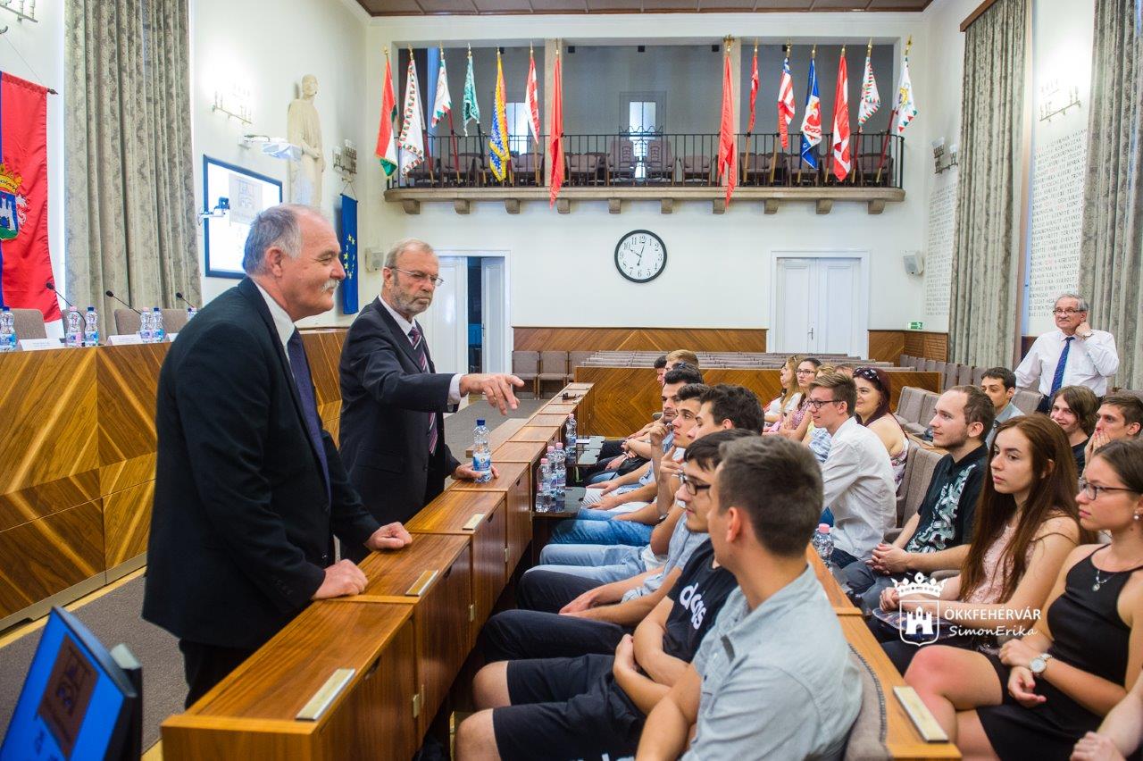 A XXIX. Kandó Kálmán Nyári Egyetem megnyitója a Városházán