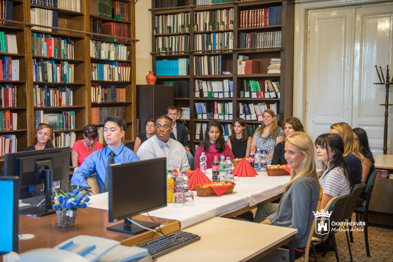 Amerikai diákok tanulnak a Szent György Kórházban