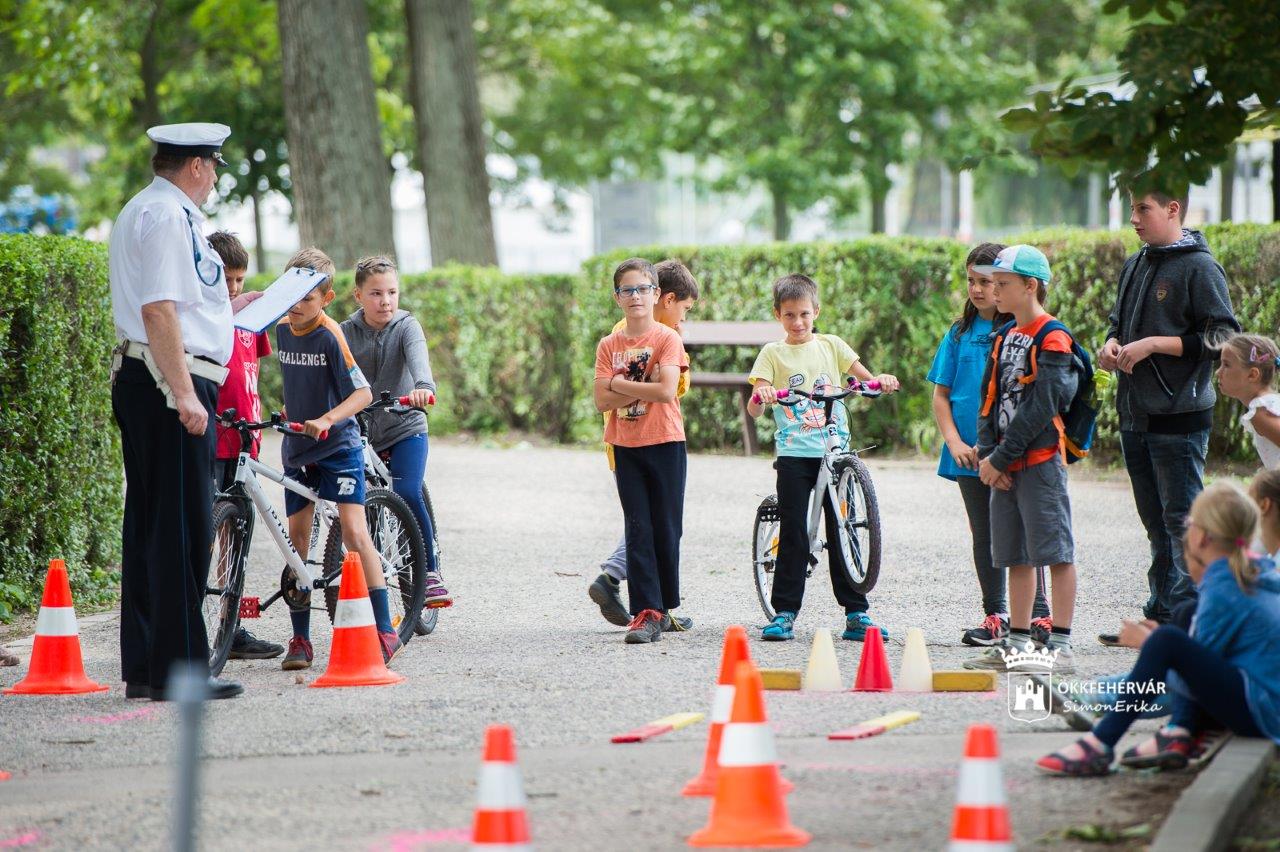 Egészség és közlekedésbiztonság a Napraforgó táborban