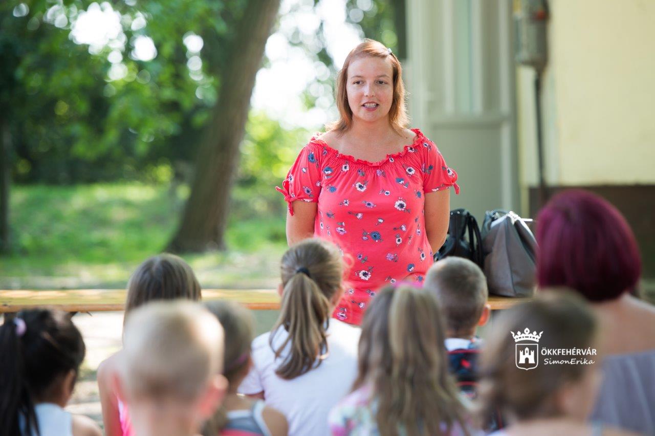 Csángóföldről érkeztek vendégek a Városi Napközis Táborba