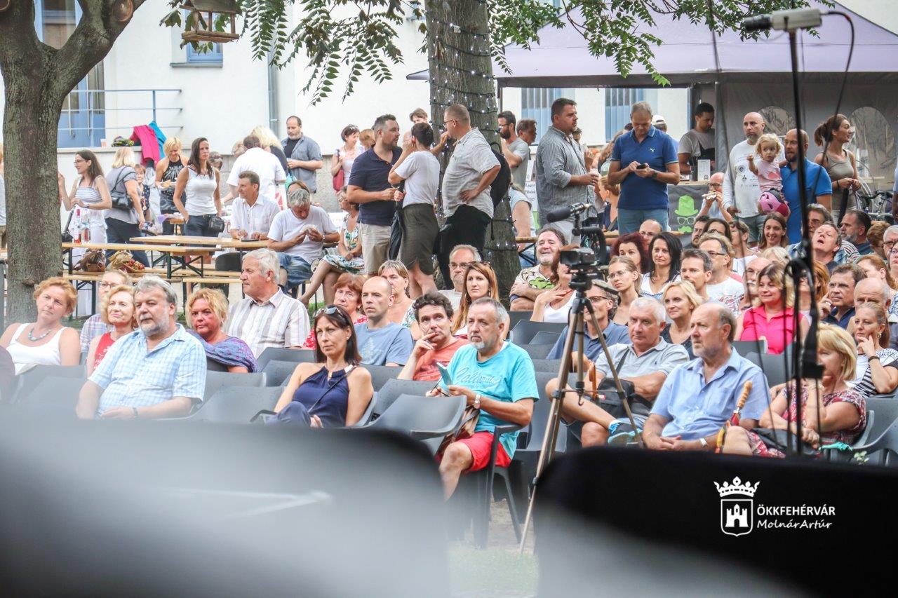 Eső után jazz és bor Székesfehérváron