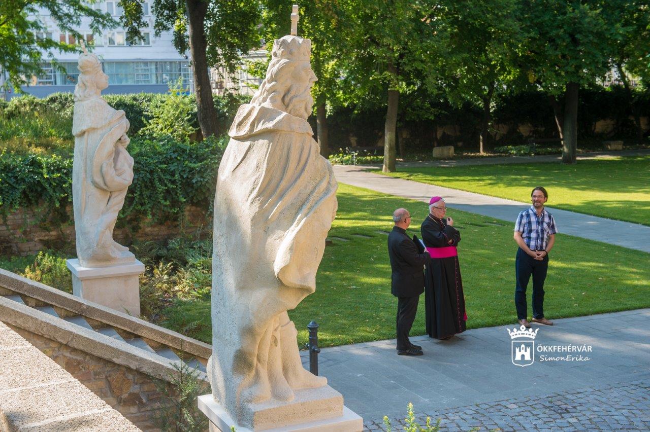 Megáldották a bazilika barokk szobrait