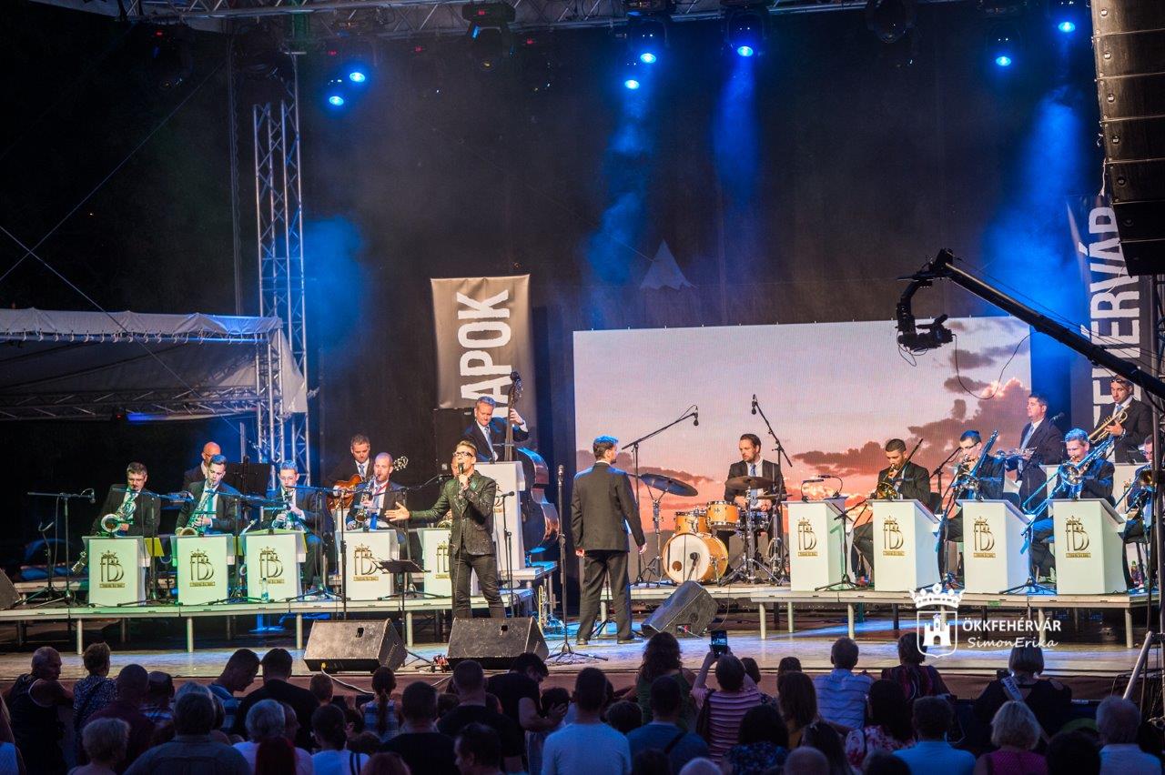 Egy estényi New York a Királyi Napokon