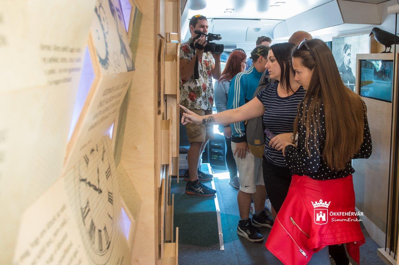 Fehérvárra érkezett az Arany 200 busz